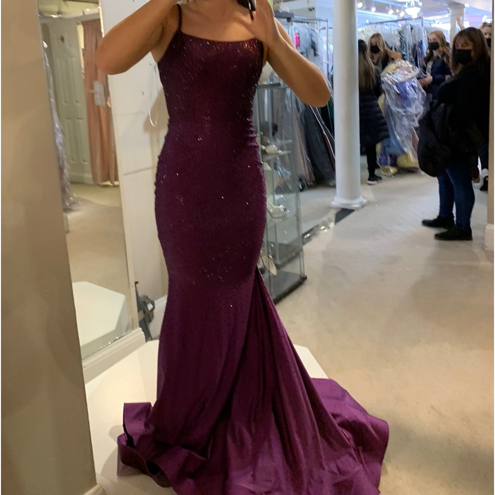 Gorgeous prom dress. Worn x1 for 2 hrs. Deep purple, size 0.